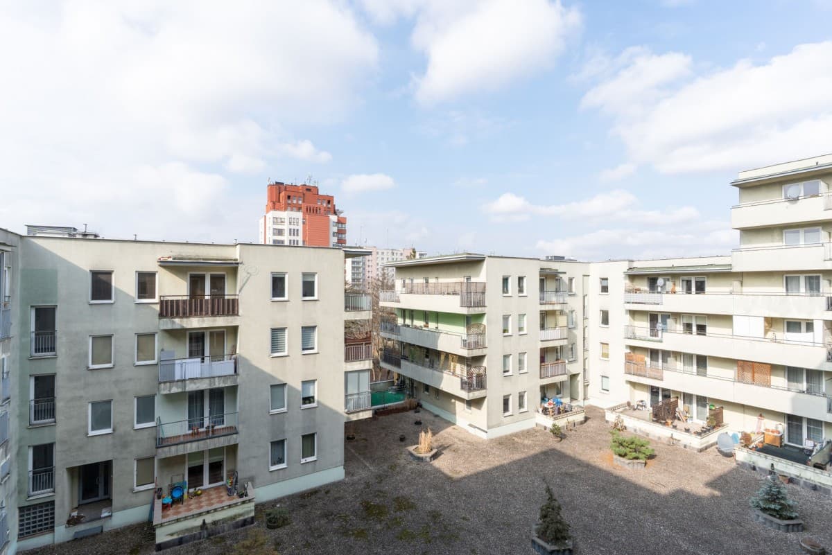 Spacious 3-bedroom apartment in Piaseczno center – 2