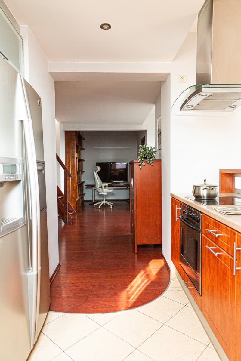 Spacious two-level family apartment with views – 15