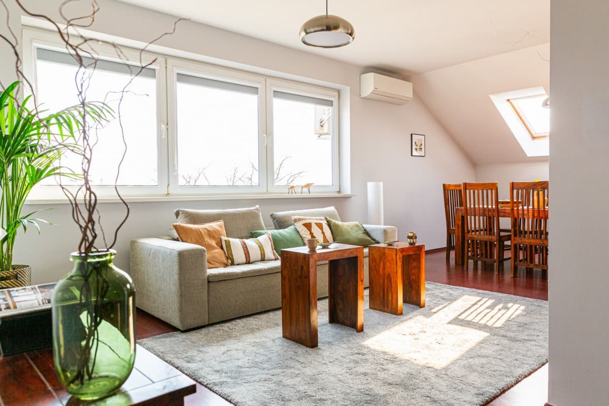 Spacious two-level family apartment with views – 2