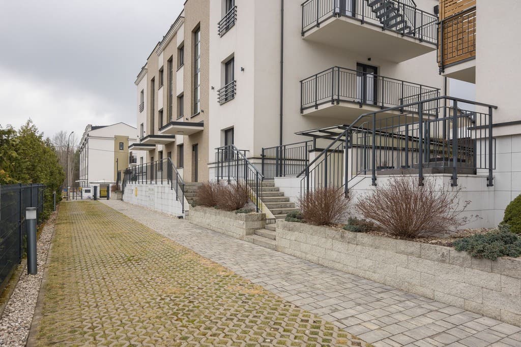 Przestronny dwupoziomowy apartament z tarasem w Wesołej – 22