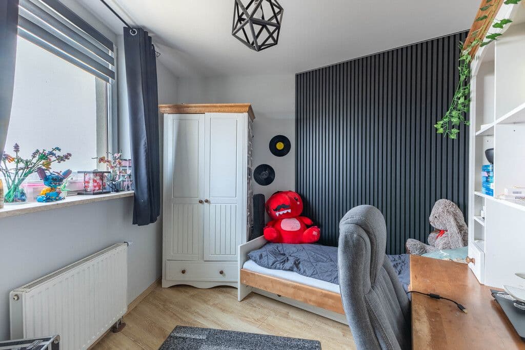 Spacious 4-room apartment with private sauna – 13