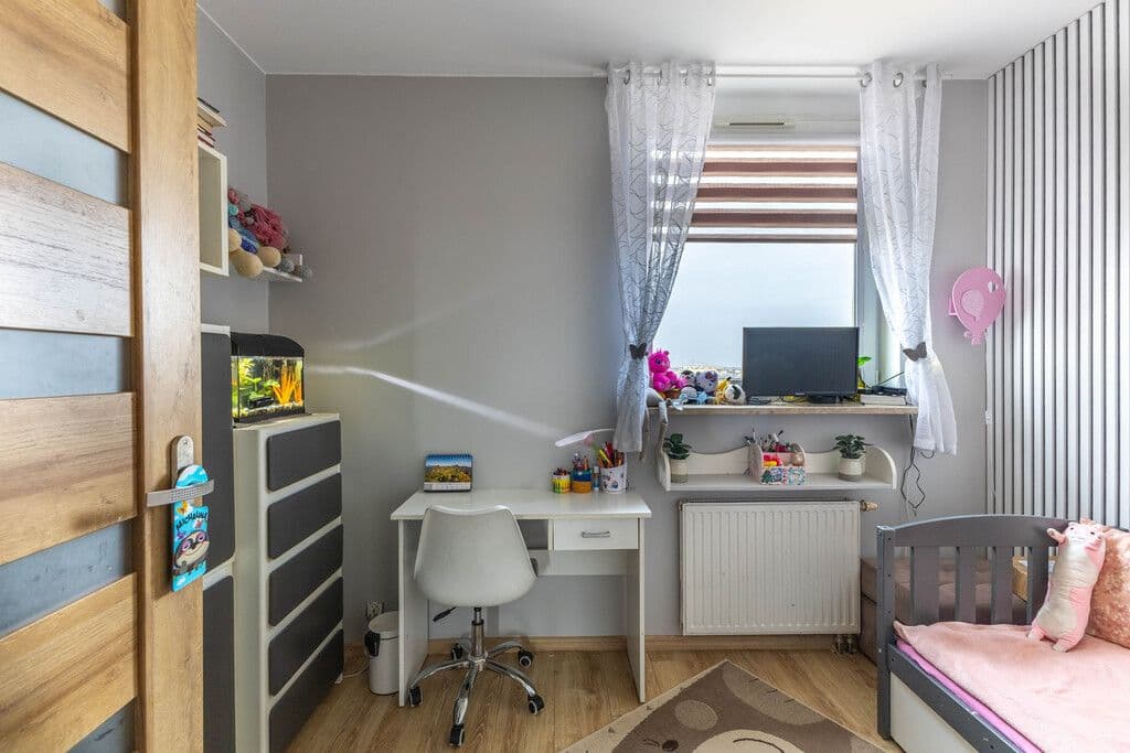 Spacious 4-room apartment with private sauna – 15