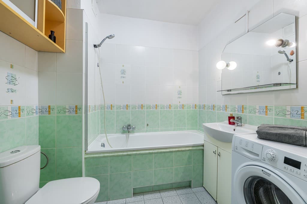 Bright 2-room apartment with terrace near Metro – 11