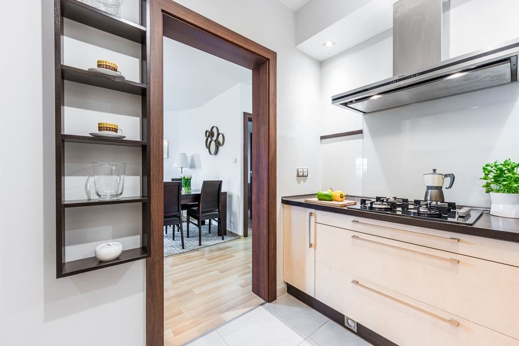 Spacious 3-room apartment with two balconies in Ursus – 9