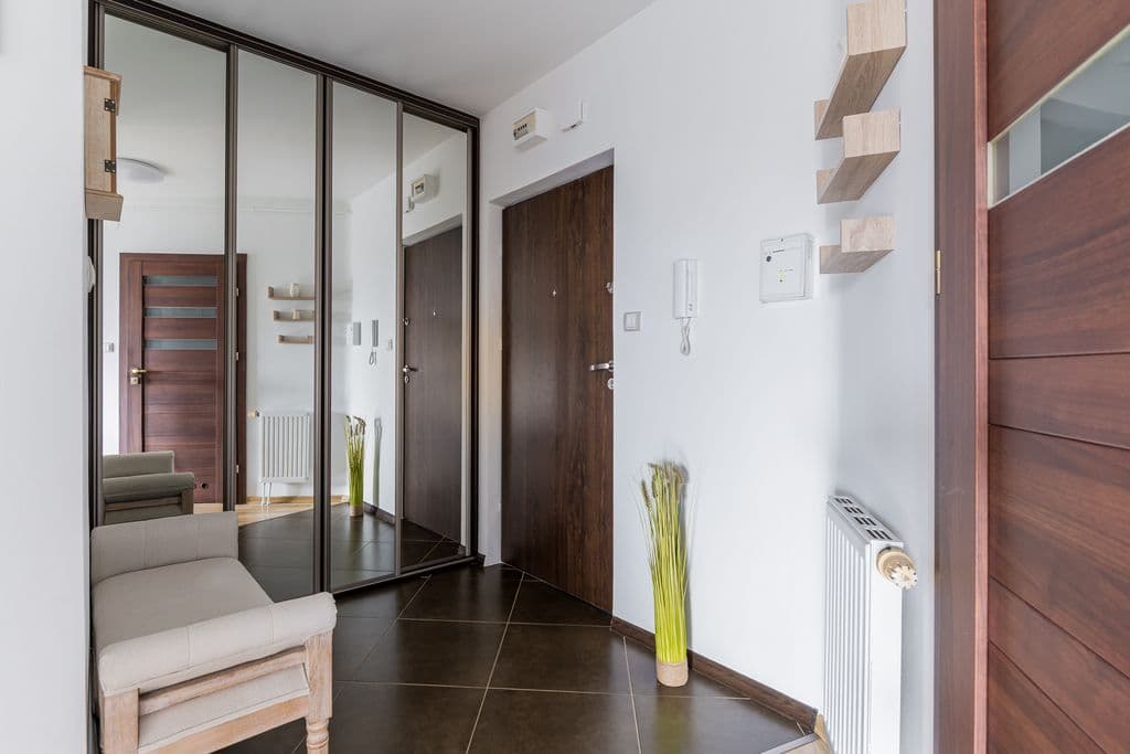 Spacious 3-room apartment with two balconies in Ursus – 10