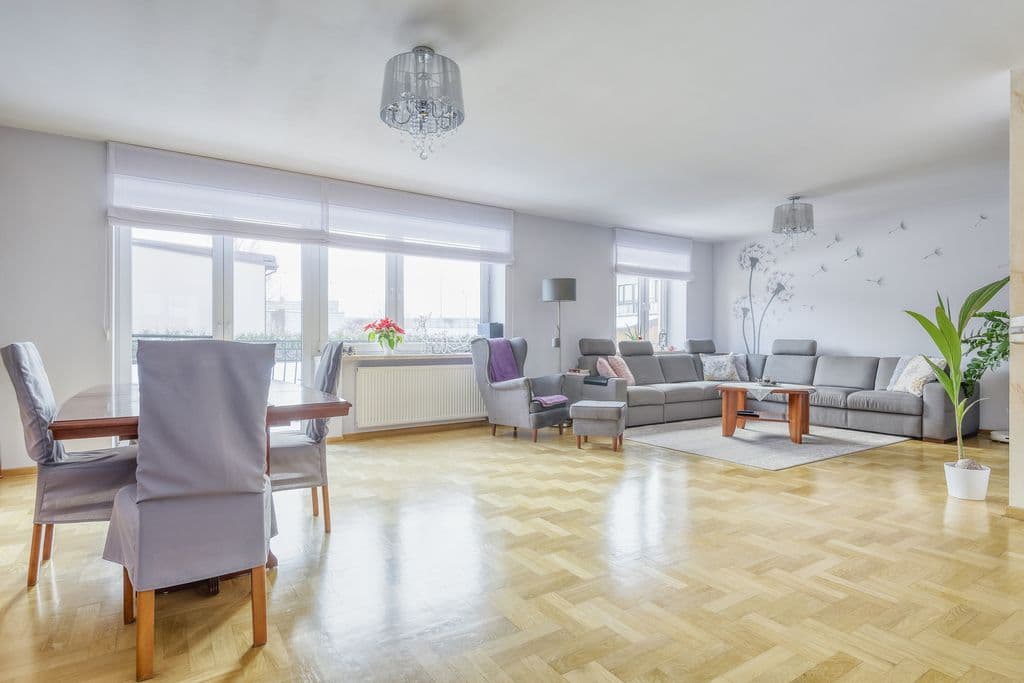Spacious semi-detached home with garage in Ursus – 2