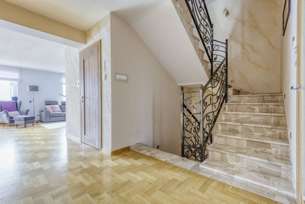 Spacious semi-detached home with garage in Ursus – 14