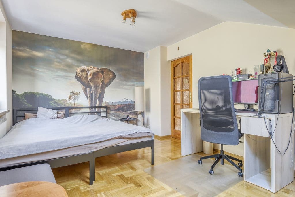 Spacious semi-detached home with garage in Ursus – 18