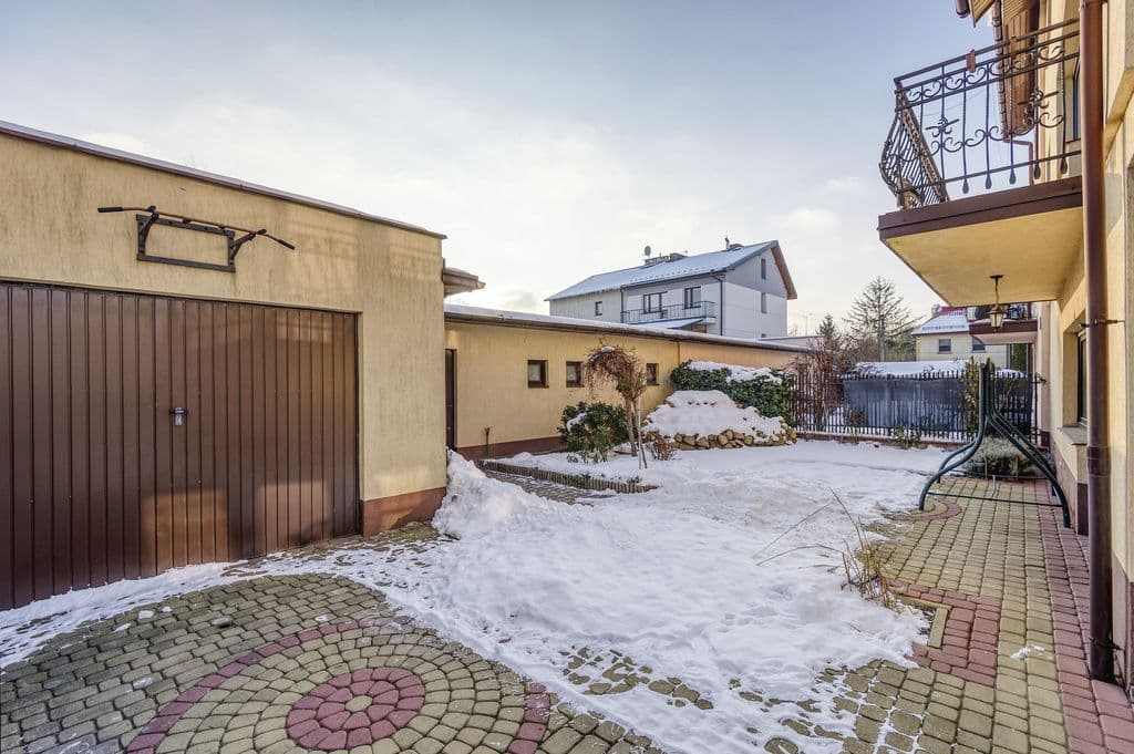 Spacious semi-detached home with garage in Ursus – 27