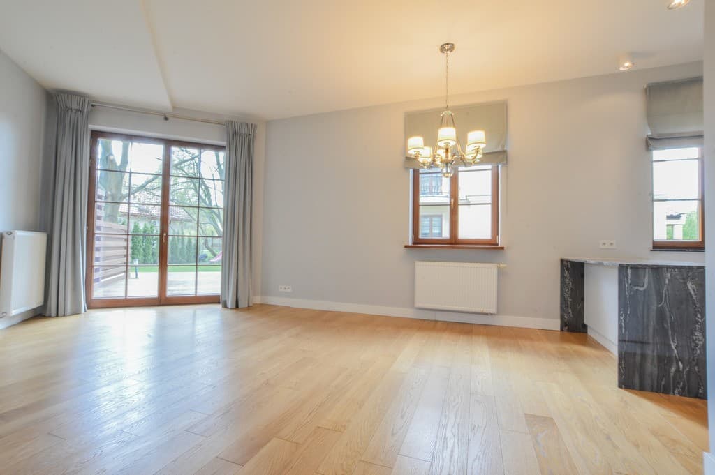 Exclusive villa with large garden in quiet Wilanów – 1