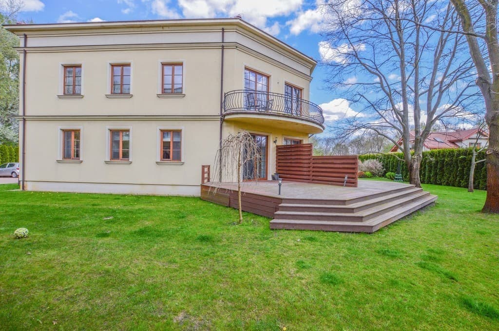 Exclusive villa with large garden in quiet Wilanów – 13