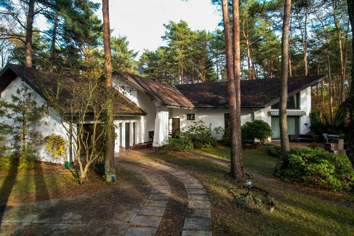 Spacious home with 2000 m² garden in Miedzeszyn – 1