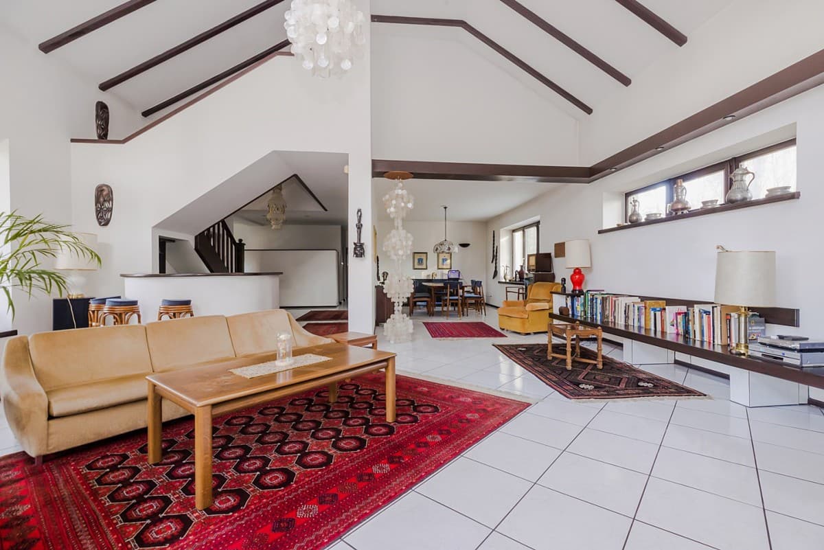 Spacious home with 2000 m² garden in Miedzeszyn – 5