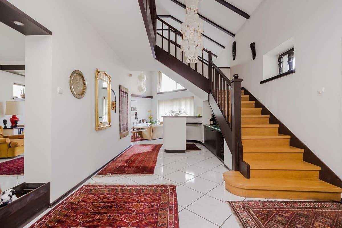 Spacious home with 2000 m² garden in Miedzeszyn – 9