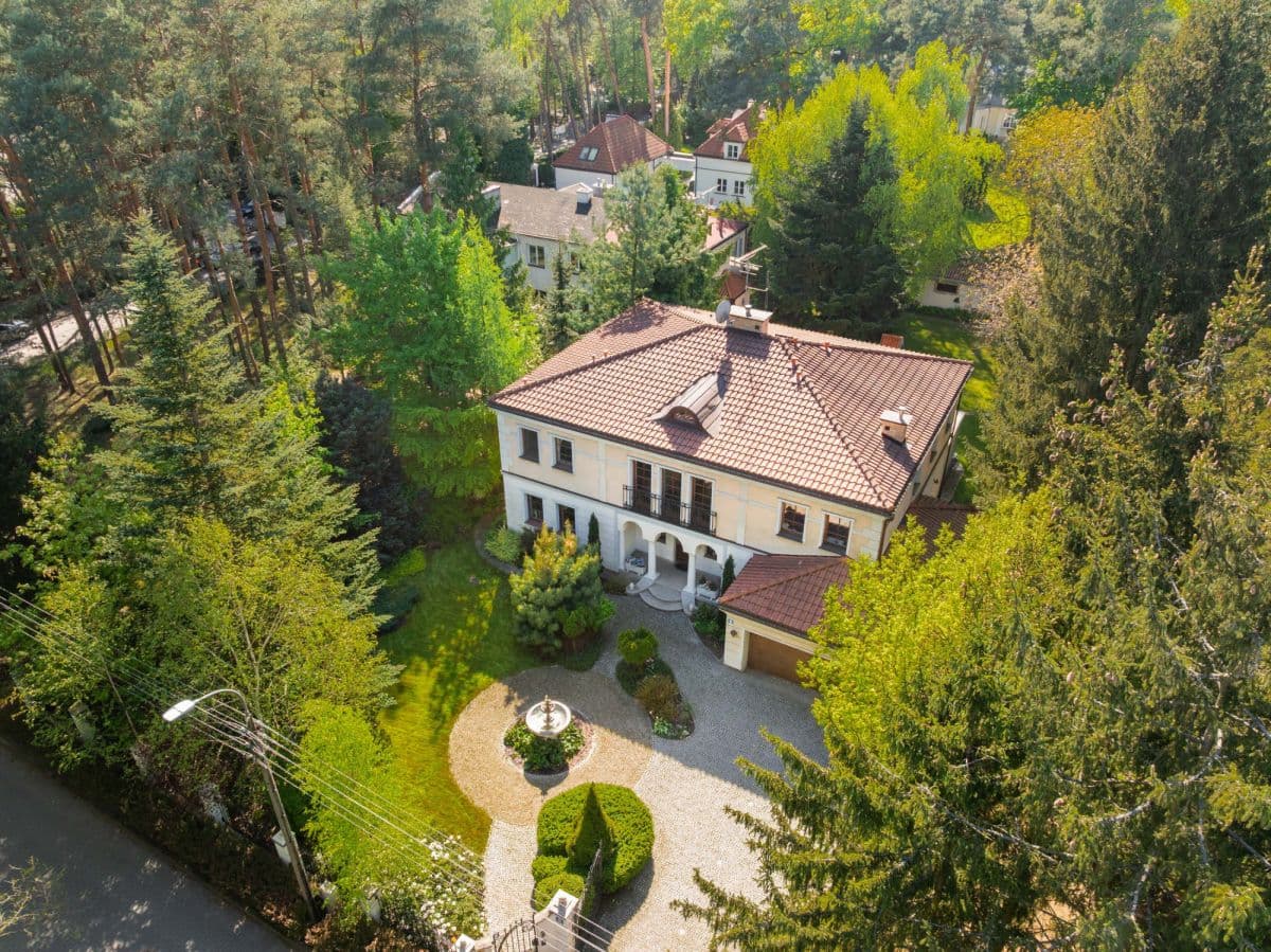Luksusowa rezydencja z dwoma niezależnymi budynkami – 1