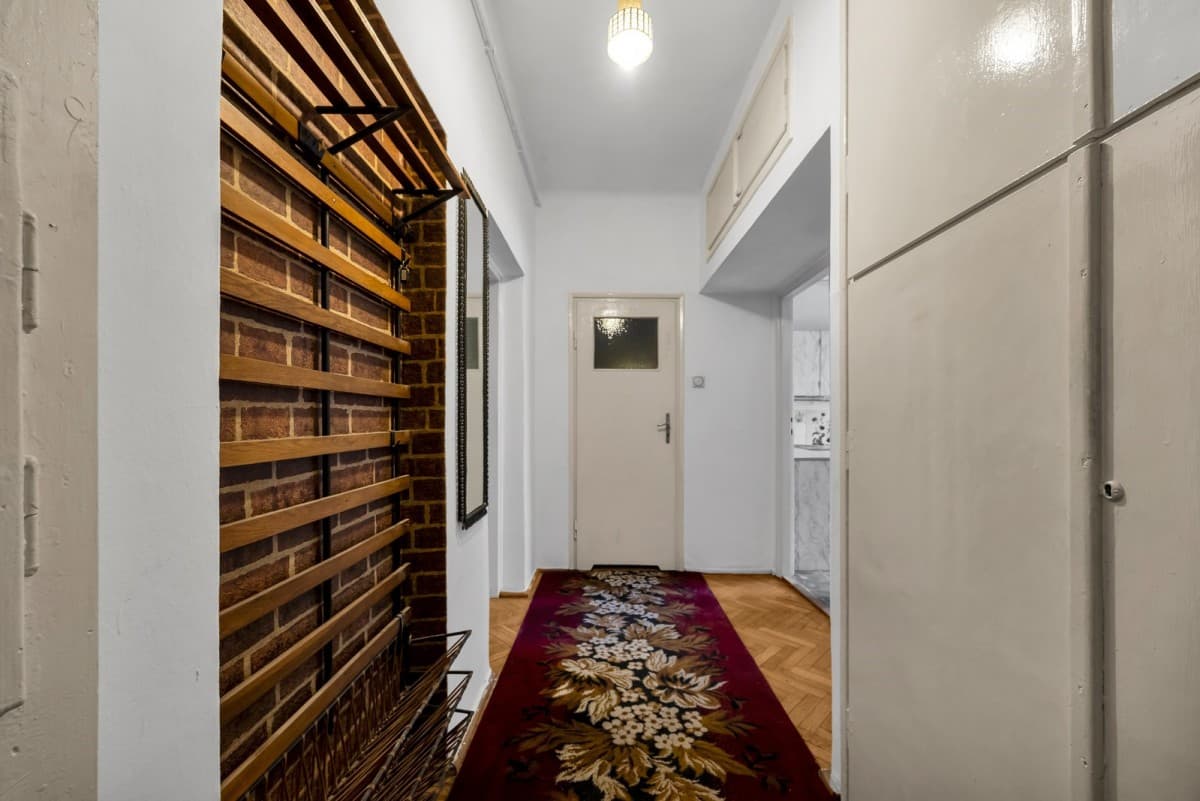 Spacious 2-room apartment in green Saska Kępa – 9