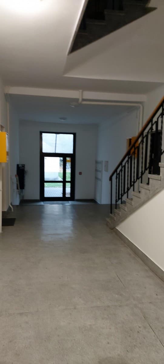 Przestronne 3 pokojowe mieszkanie przy Placu Hallera – 5