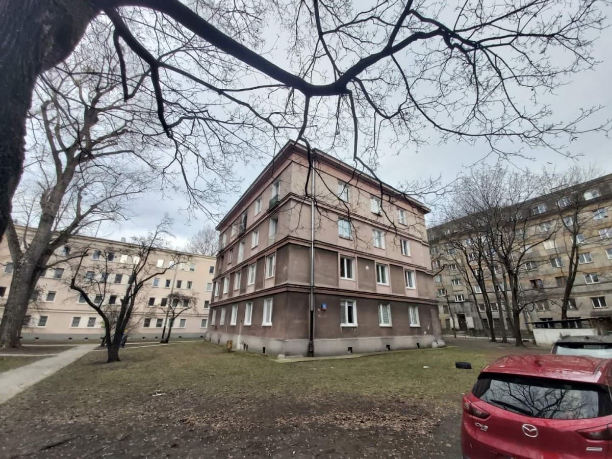 Przestronne 3 pokojowe mieszkanie przy Placu Hallera – 2