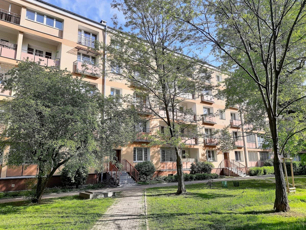 Odnowione mieszkanie 1-pokojowe z balkonem na Pradze – 6