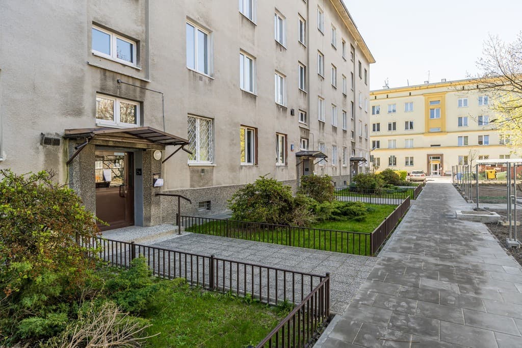 Jasna kawalerka w rewitalizowanej Pragie – 9