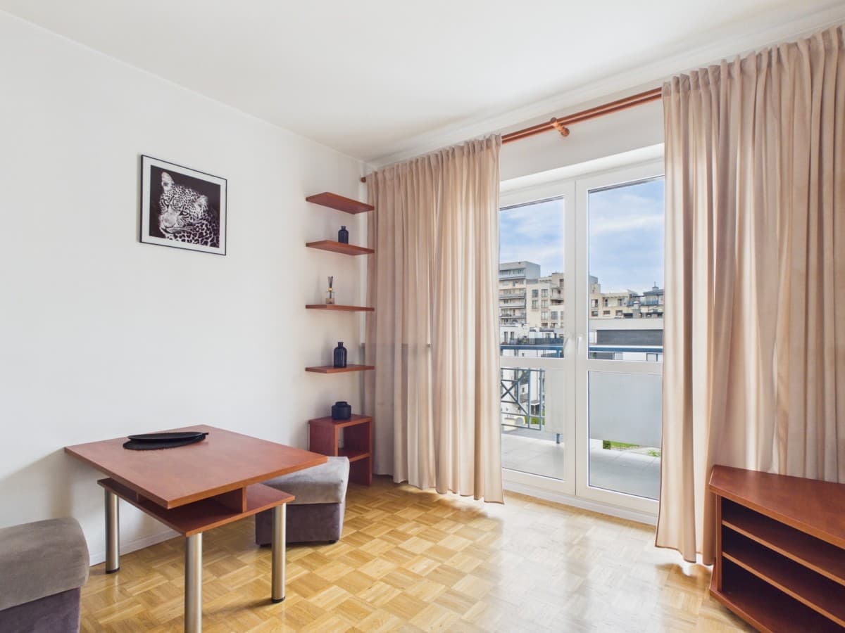 Renovated 2-room apartment with balcony in Gocław – 3