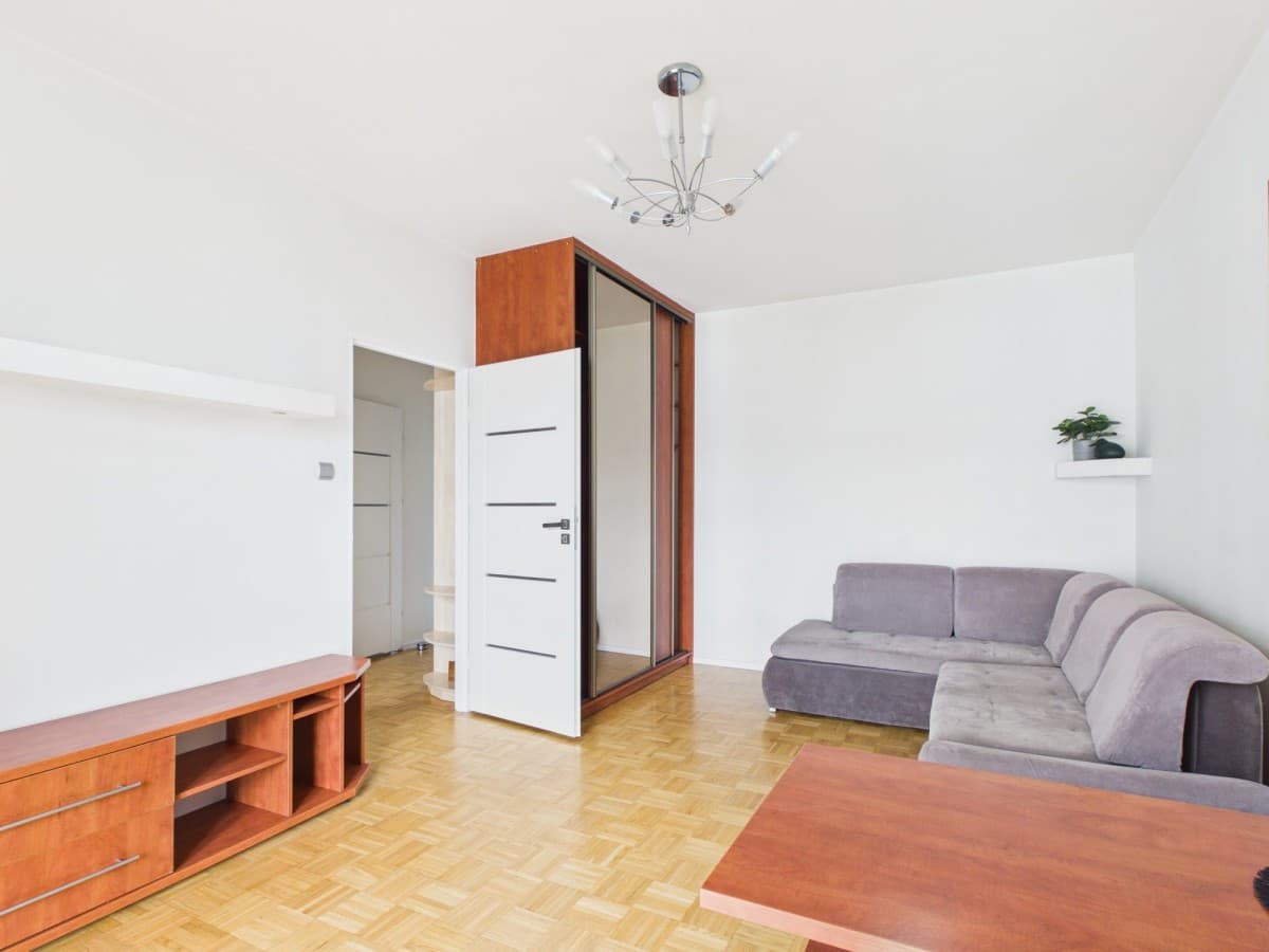 Renovated 2-room apartment with balcony in Gocław – 4