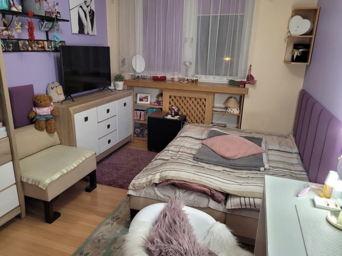Spacious 4-room apartment with dual living areas – 5