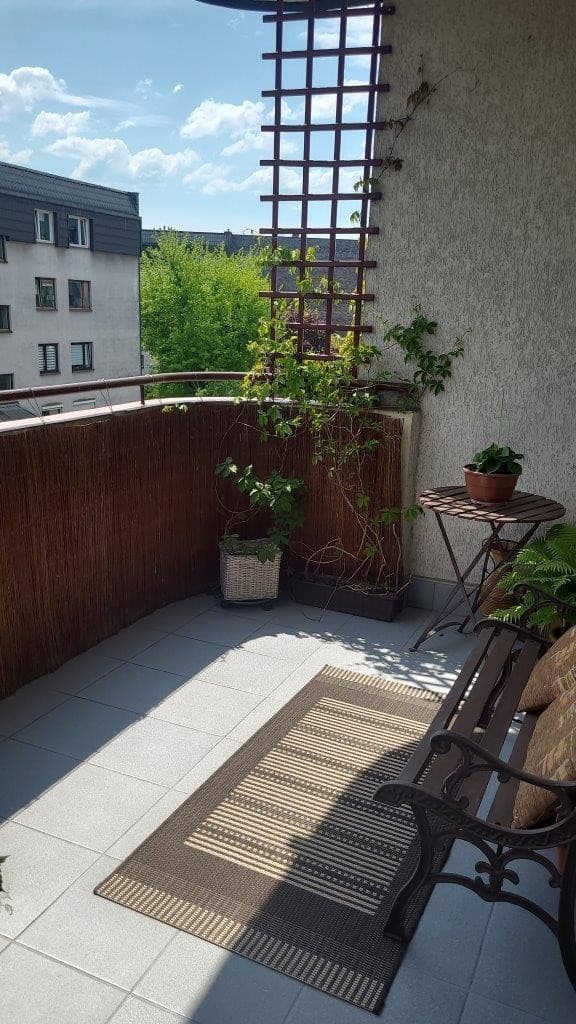 Spacious 4-room apartment with dual living areas – 14