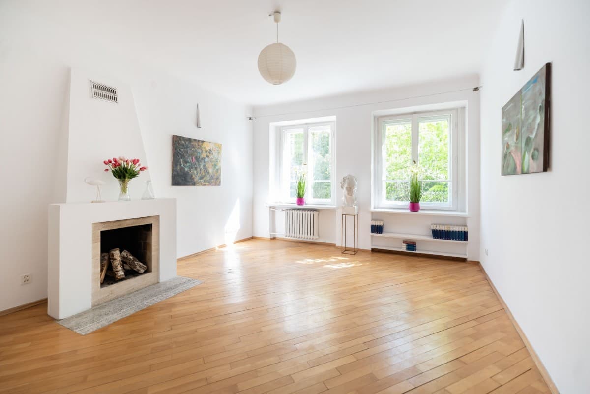 Charming 74 m² apartment in historic pre-war tenement – 1