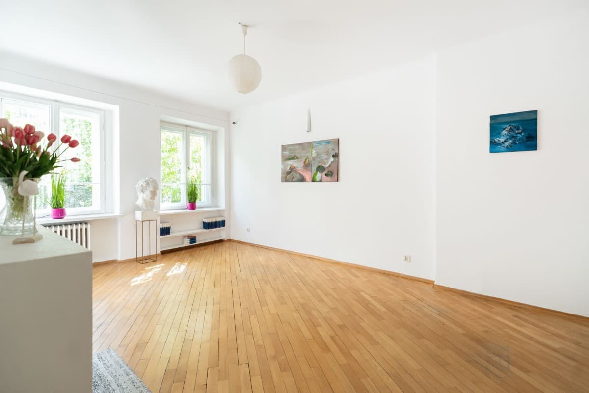 Charming 74 m² apartment in historic pre-war tenement – 4