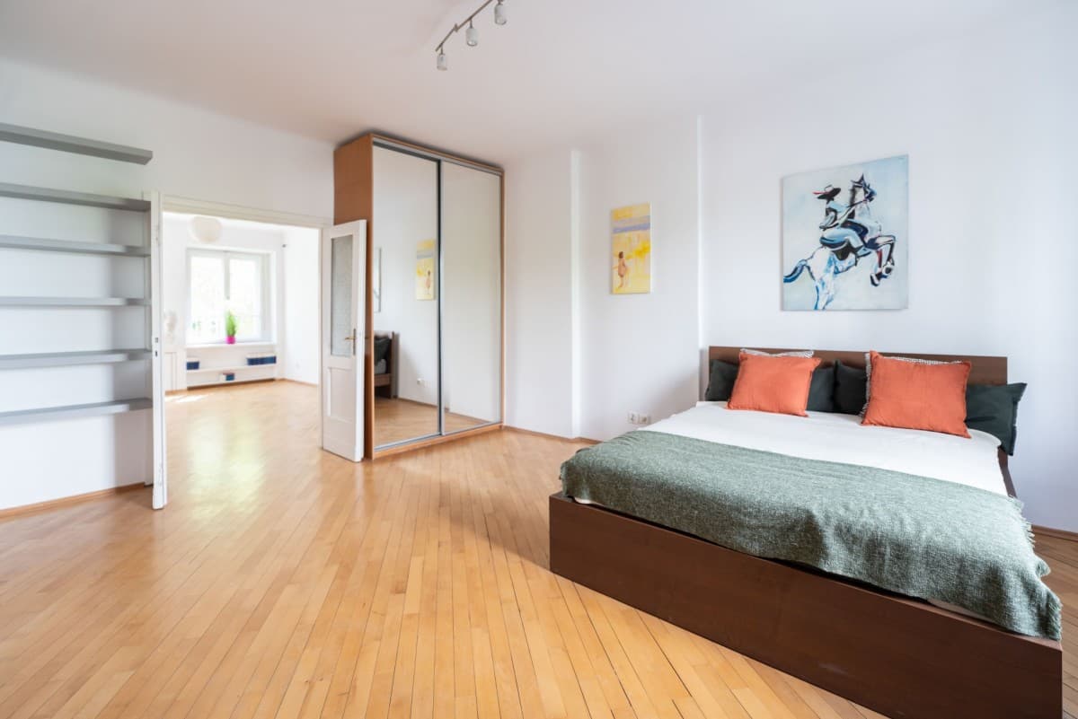 Charming 74 m² apartment in historic pre-war tenement – 11