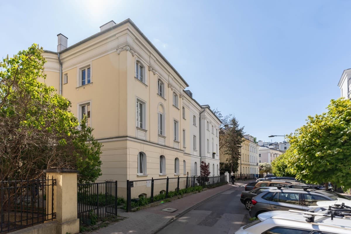 Charming 74 m² apartment in historic pre-war tenement – 17