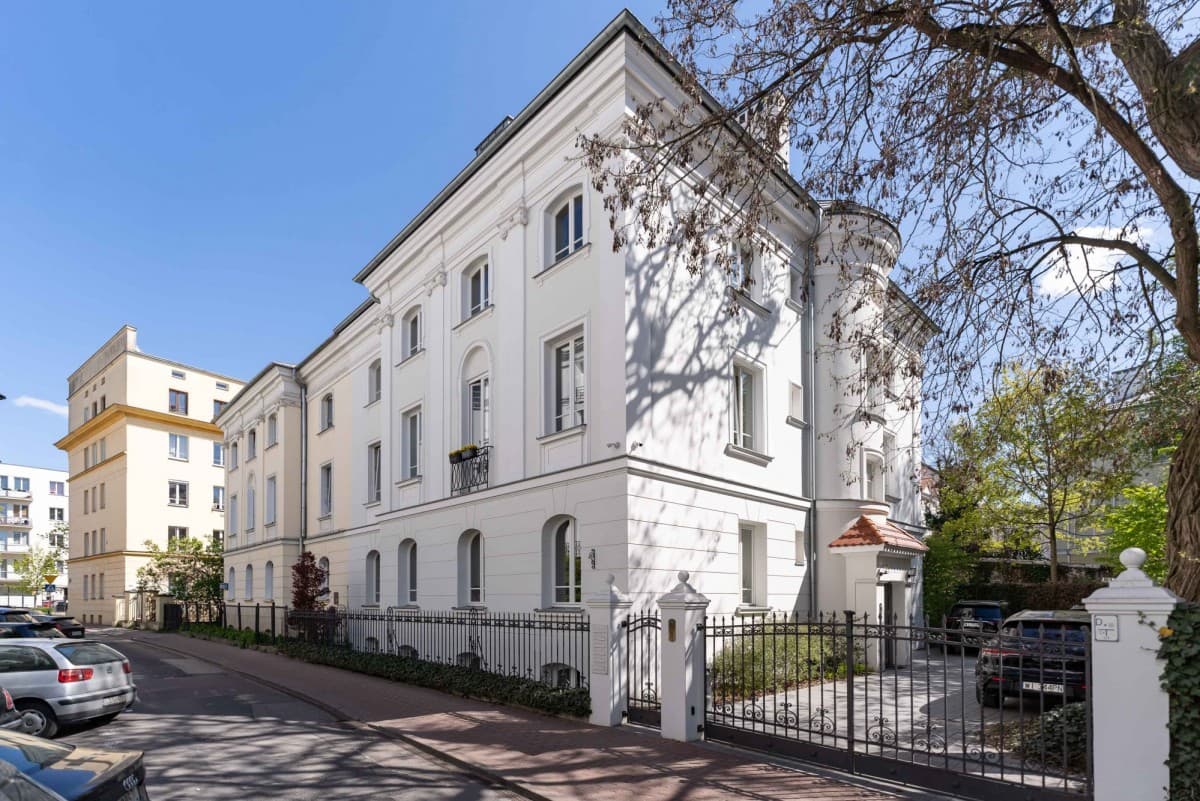 Charming 74 m² apartment in historic pre-war tenement – 19