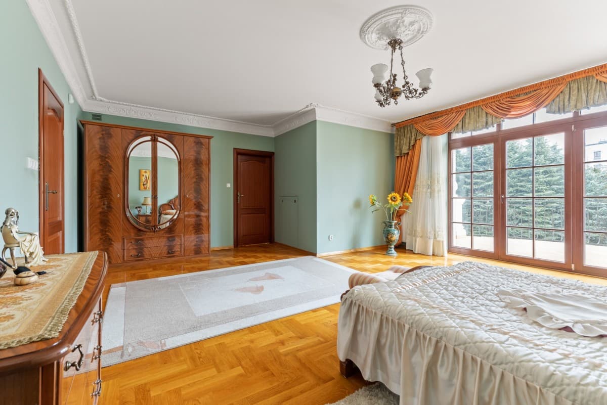Elegant residence with guest house in Targówek – 12