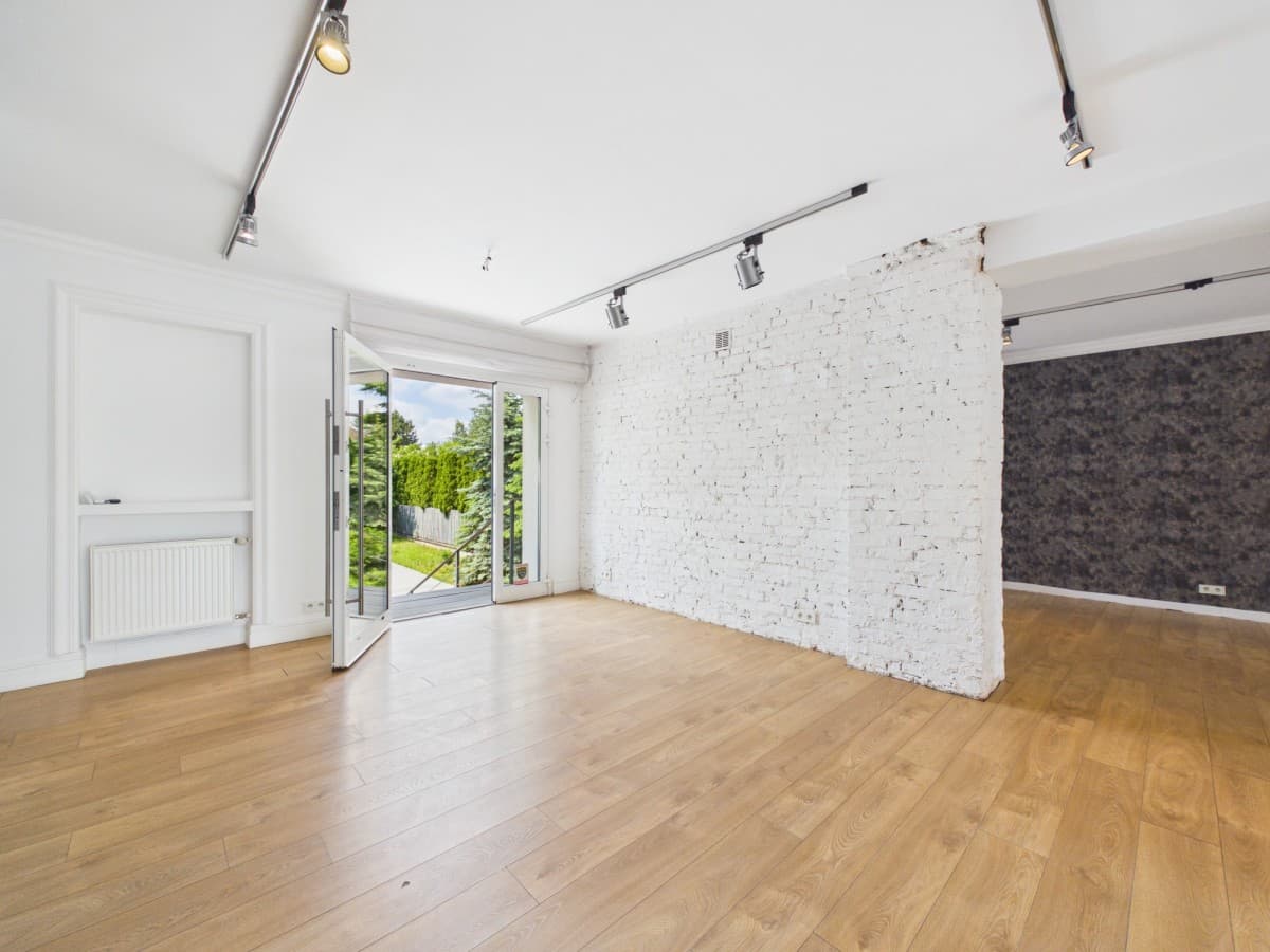 Modern office/showroom space with garden in Wilanów – 5
