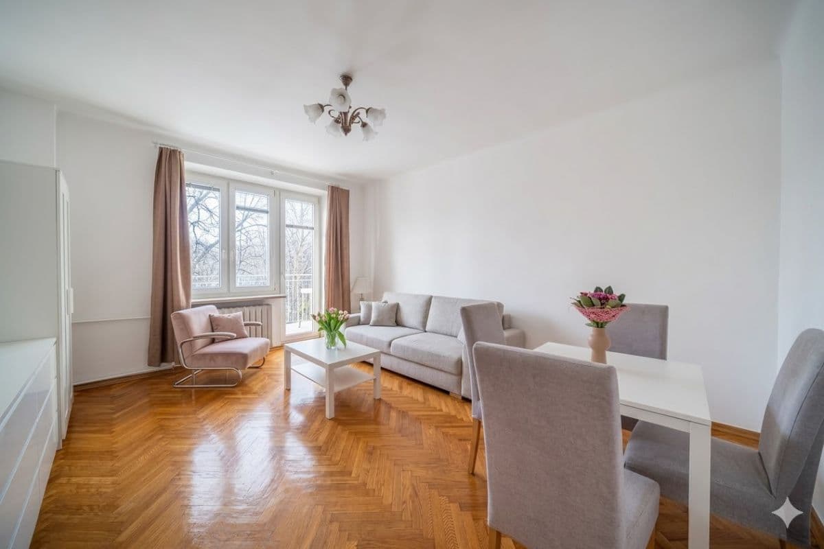 Sunny 35m² apartment in Old Żoliborz with balcony – 1