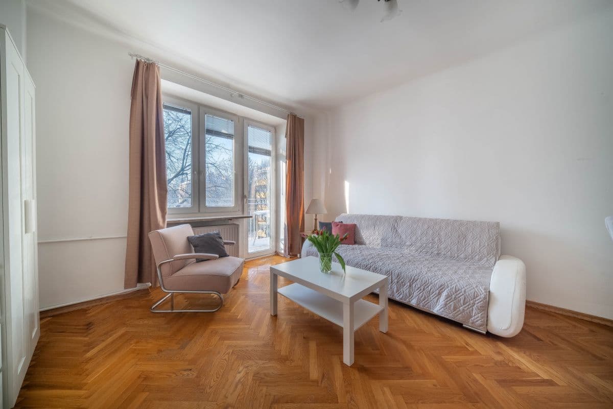 Sunny 35m² apartment in Old Żoliborz with balcony – 2