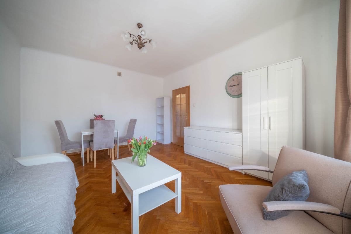 Sunny 35m² apartment in Old Żoliborz with balcony – 3