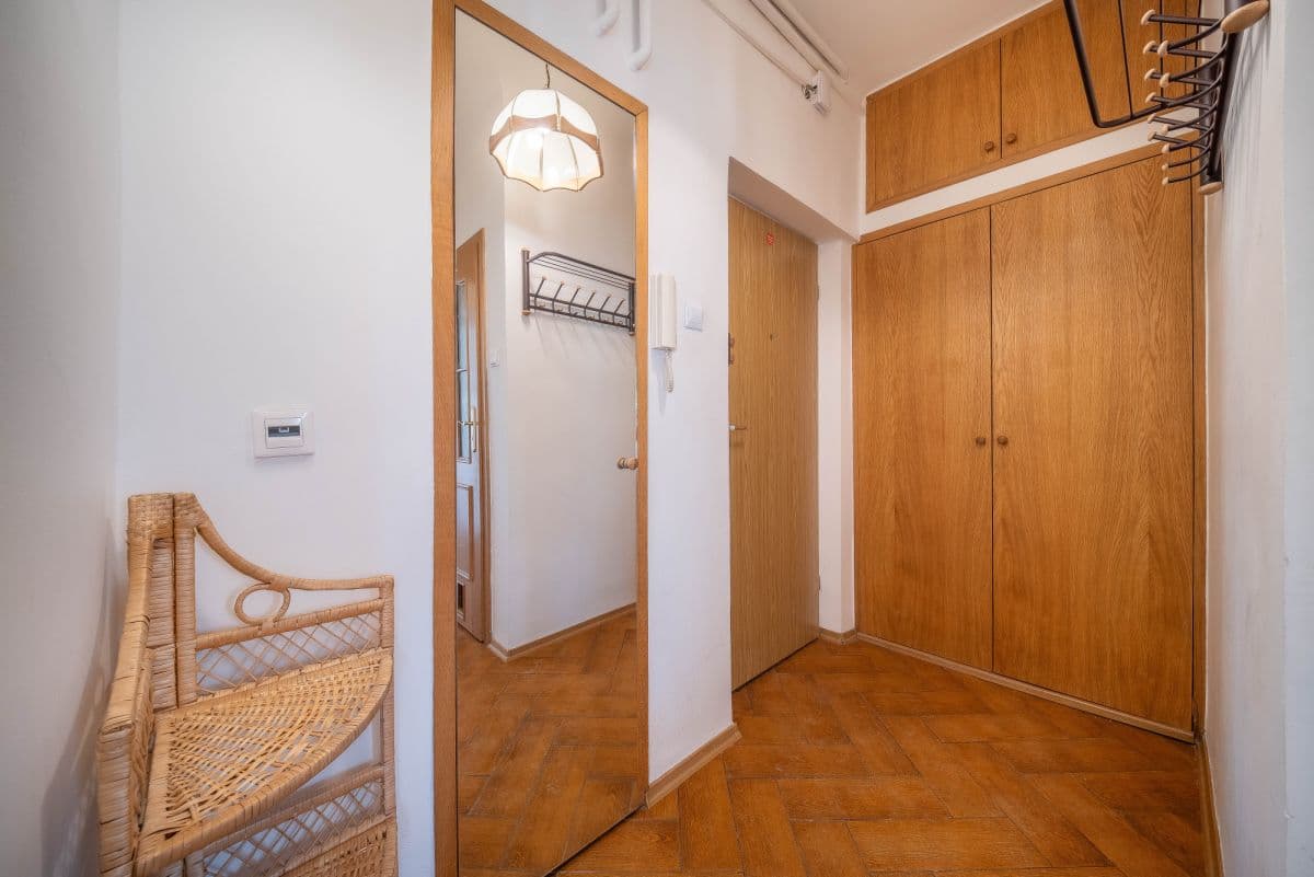 Sunny 35m² apartment in Old Żoliborz with balcony – 7