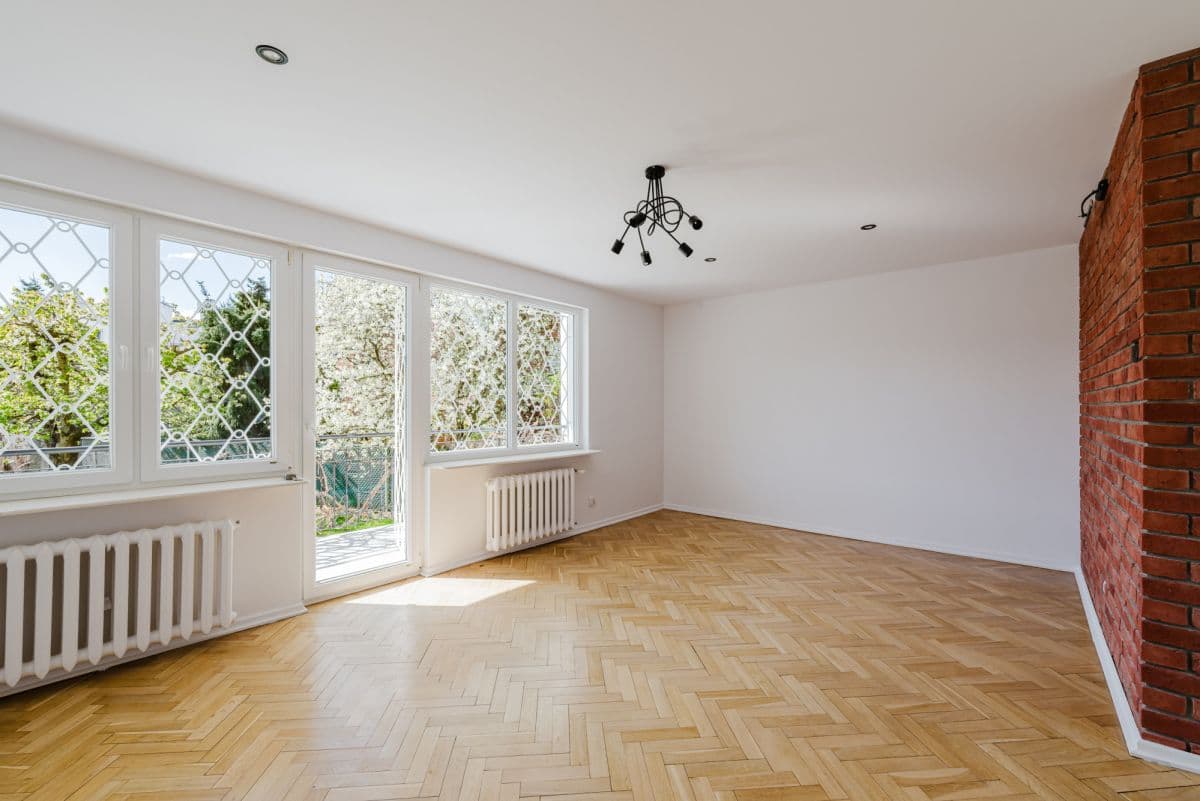 Office space in quiet area, perfect for small business – 1