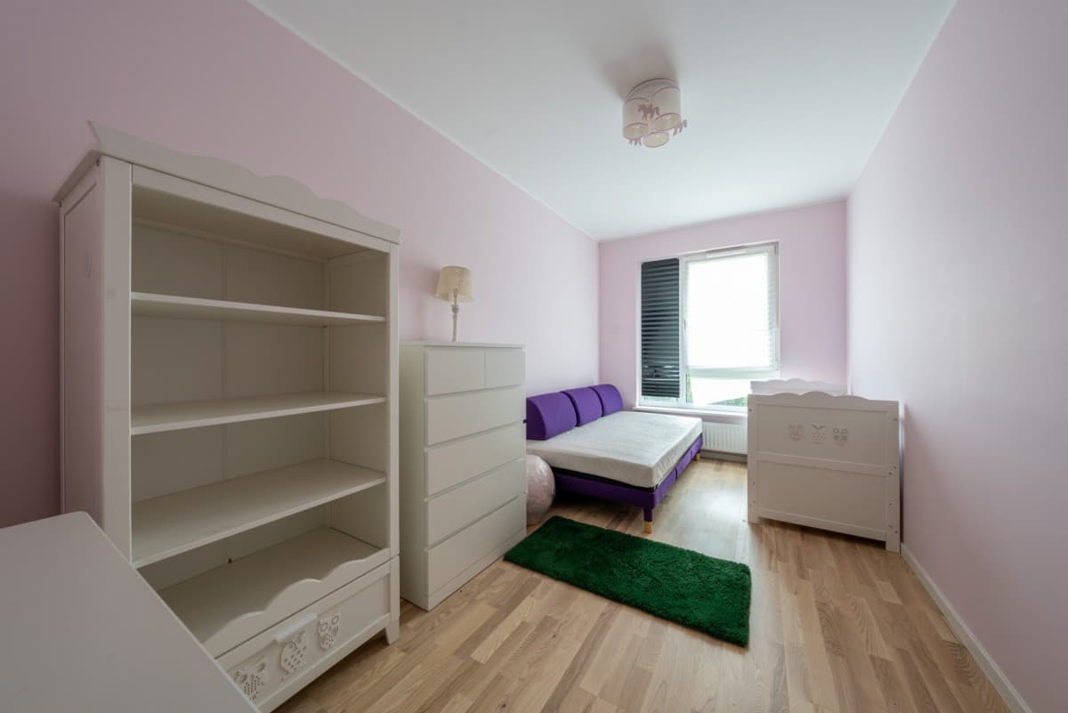 Spacious 4-room apartment with private gardens – 6