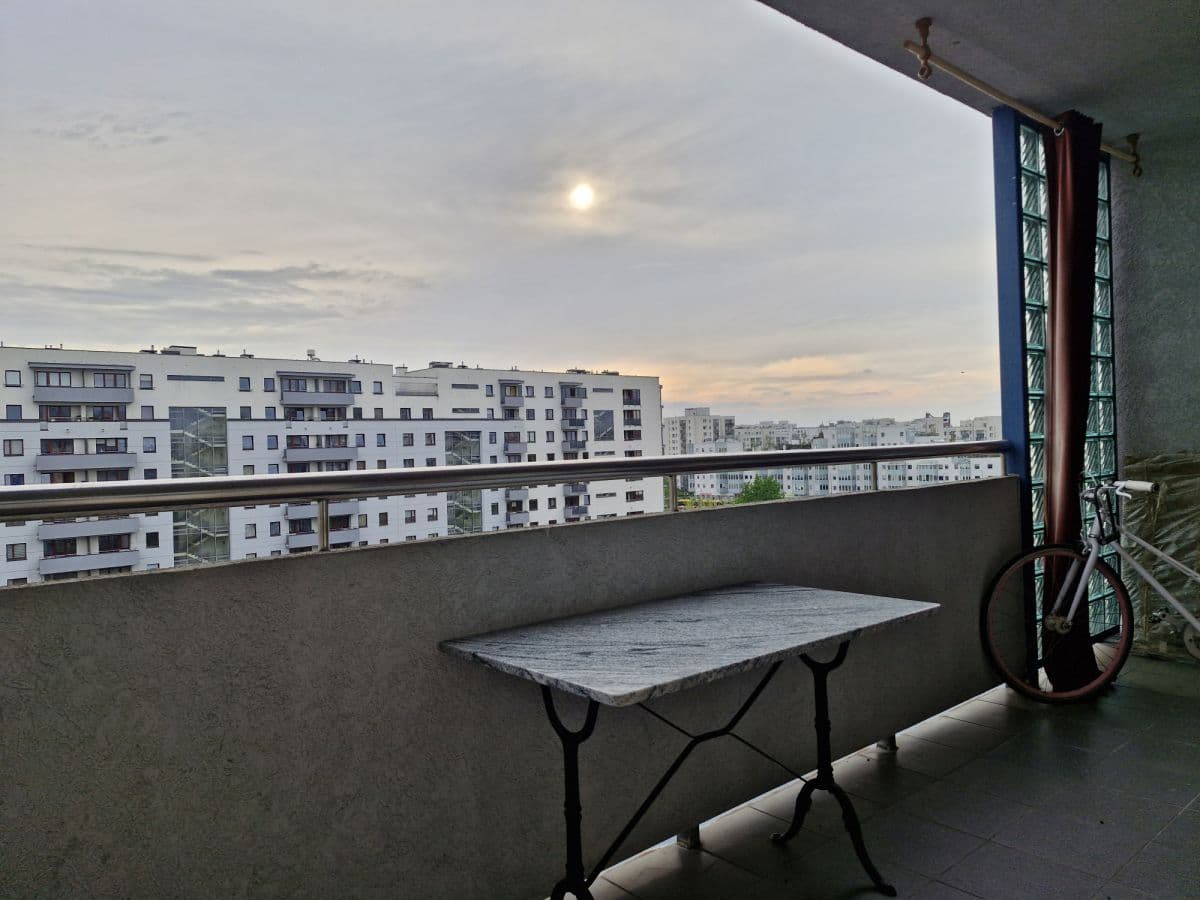 Komfortowe mieszkanie 2 minuty od Metra – 9