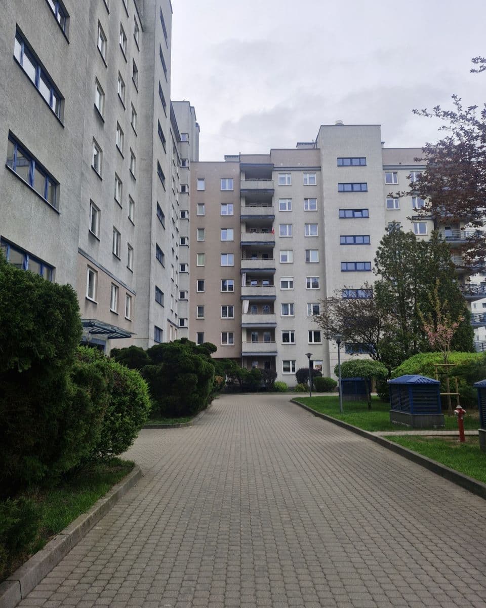 Komfortowe mieszkanie 2 minuty od Metra – 13