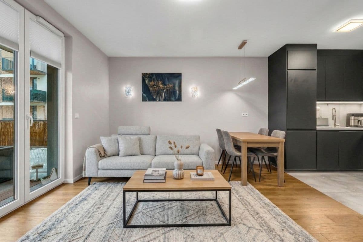 Modern 3-room apartment with balcony in Wola – 1