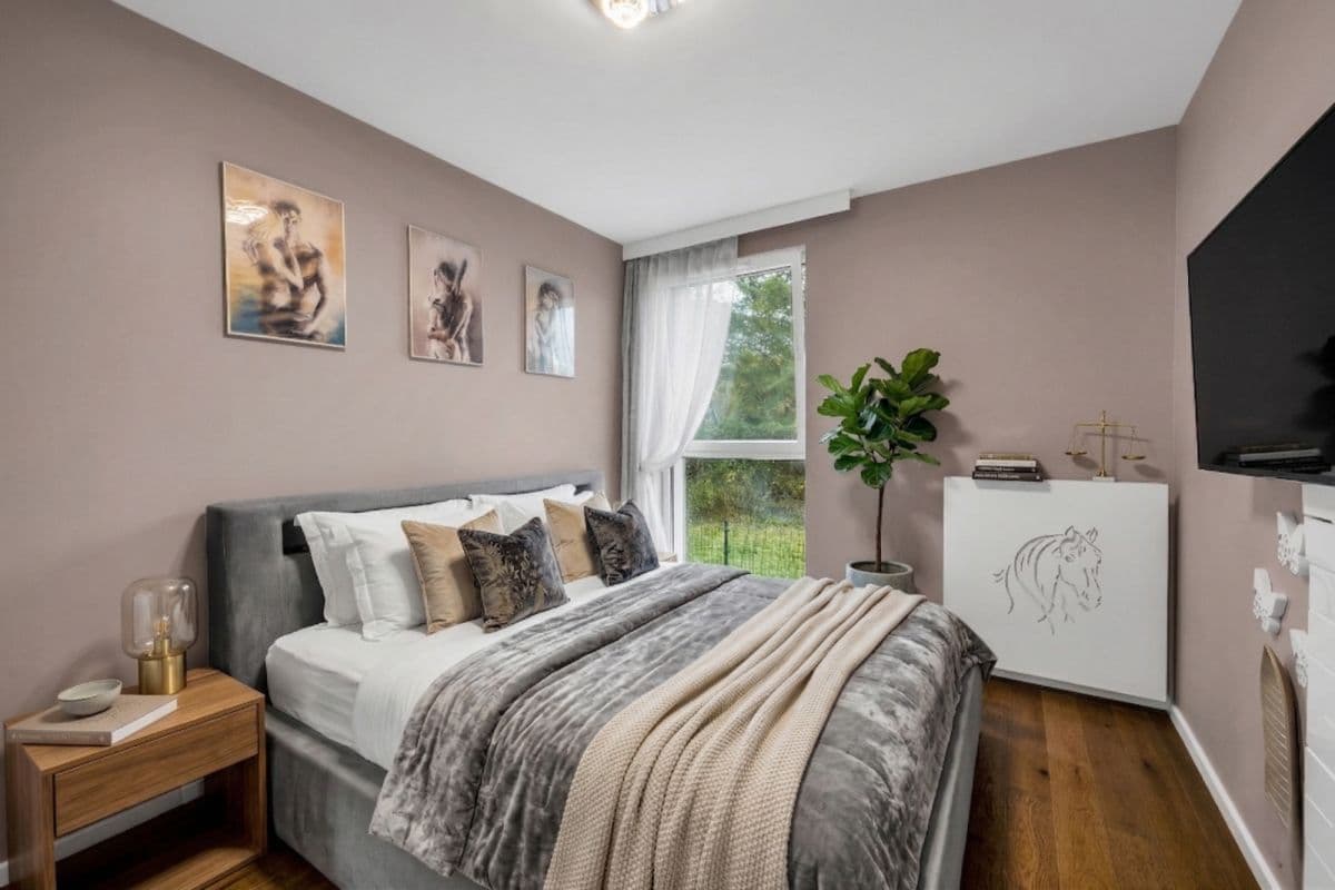 Modern 3-room apartment with balcony in Wola – 7