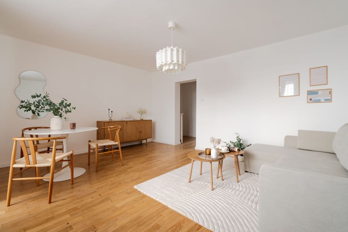 Comfortable 2-room apartment with loggia in Gocławek – 7