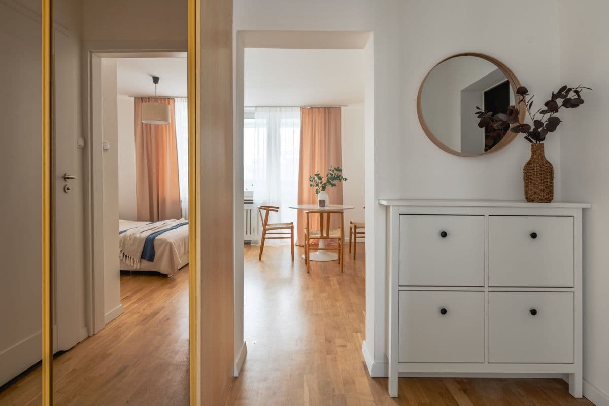 Comfortable 2-room apartment with loggia in Gocławek – 9