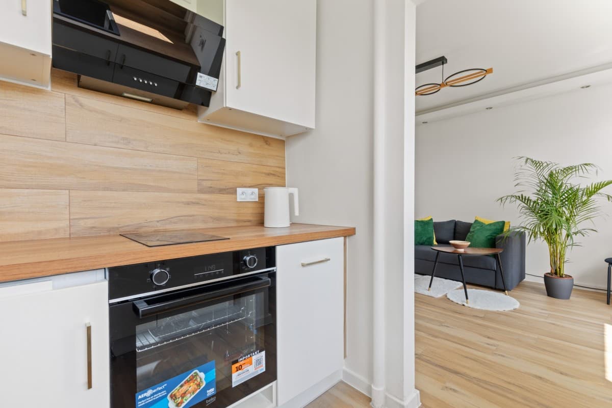 Stylish studio with park views and modern amenities – 6
