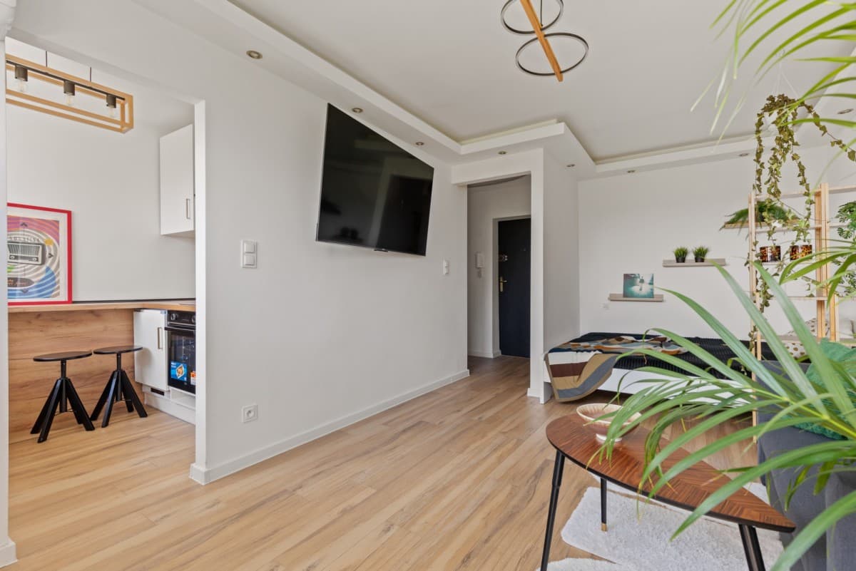 Stylish studio with park views and modern amenities – 12