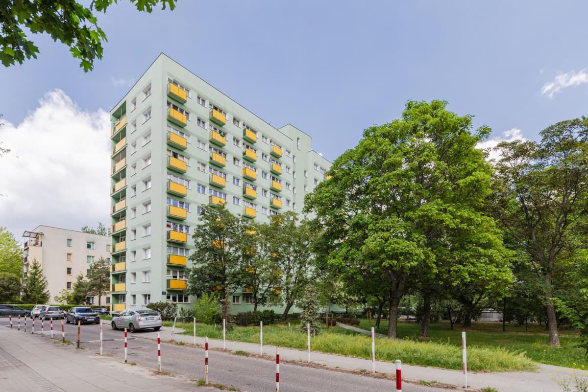 Stylish studio with park views and modern amenities – 18